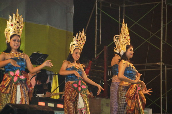 ../Picture/2553/MJUP2010110312593403.jpg