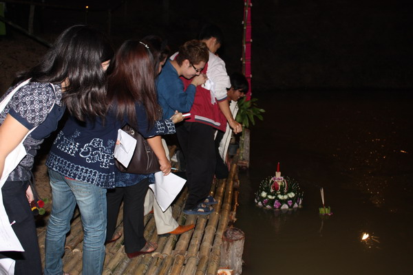 ../Picture/2553/MJUP2010112318230009.JPG