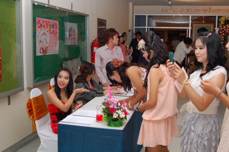 ../Picture/2554/MJUP2011020711133103.JPG