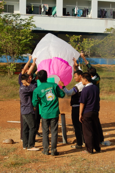 ../Picture/2554/MJUP2011110917455103.JPG
