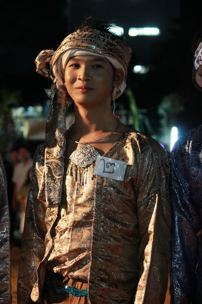 ../Picture/2554/MJUP2011111017054003.JPG