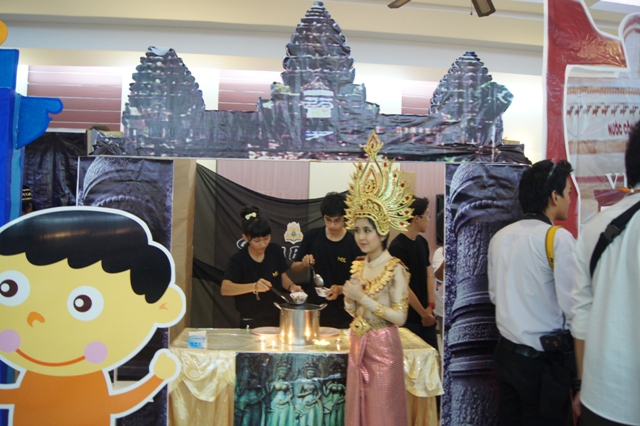 ../Picture/2554/MJUP2011101811043303.JPG