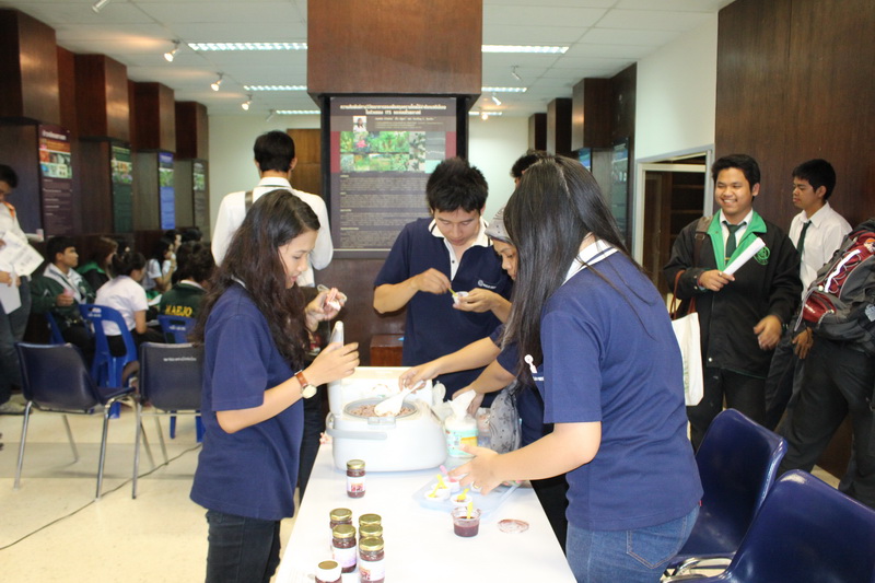 ../Picture/2555/MJUP2012092616035307.JPG